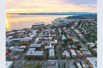 275 W Roy Street #412, Seattle, WA 98119 - Photo 27