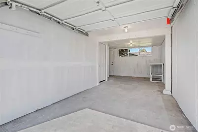 8418 S Thompson Avenue, Tacoma, WA 98444 - Photo 31