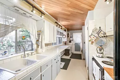 10728 29th Place SW, Seattle, WA 98146 - Photo 11