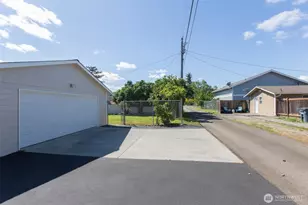 319 N Dunlap St, Sequim, WA 98382 - Photo 13