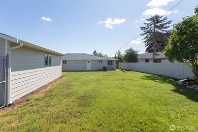 319 N Dunlap Street, Sequim, WA 98382 - Photo 9