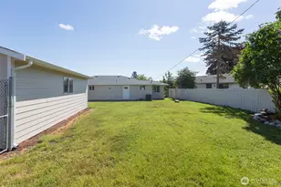 319 N Dunlap St, Sequim, WA 98382 - Photo 9