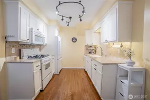 15633 44th Ave W, Lynnwood, WA 98087 - Photo 1