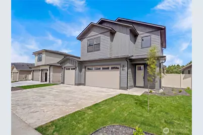 551 S Perry Avenue, East Wenatchee, WA 98802 - Photo 3