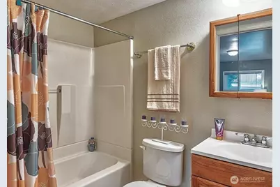 22910 Edmonds Way, Edmonds, WA 98020 - Photo 13