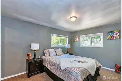 22910 Edmonds Way, Edmonds, WA 98020 - Photo 9