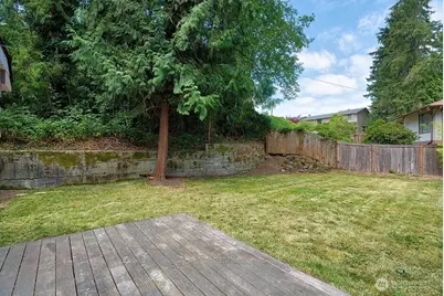 22910 Edmonds Way, Edmonds, WA 98020 - Photo 15