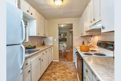 22910 Edmonds Way, Edmonds, WA 98020 - Photo 3