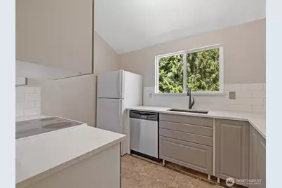 820 E Cady Road #D202, Everett, WA 98203 - Photo 3