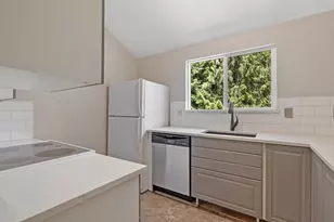 820 E Cady Rd, Everett, WA 98203 - Photo 3