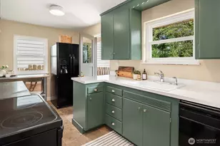 5028 41st Ave SW, Seattle, WA 98136 - Photo 13