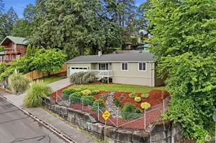 511 W 3rd St, La Center, WA 98629 - Photo 3