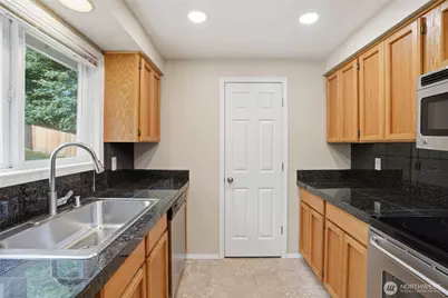 511 W 3rd Street, La Center, WA 98629 - Photo 17