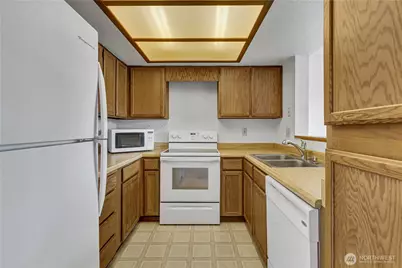1018 S 312th Street #512, Federal Way, WA 98003 - Photo 9