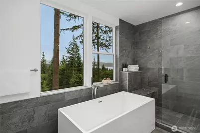 21037 NE 15th Street, Sammamish, WA 98074 - Photo 23