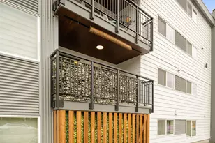 1770 NW 58th St, Seattle, WA 98107 - Photo 9