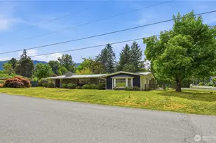 817 NE 10th St, North Bend, WA 98045 - Photo 5