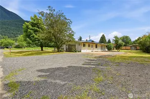 817 NE 10th St, North Bend, WA 98045 - Photo 3