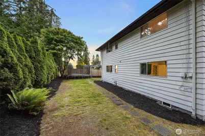 18230 88th Avenue W, Edmonds, WA 98026 - Photo 33