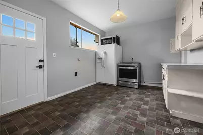18230 88th Avenue W, Edmonds, WA 98026 - Photo 25