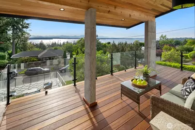 7602 44th Avenue SW, Seattle, WA 98136 - Photo 1
