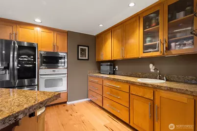14211 SE 162nd Place, Renton, WA 98058 - Photo 7