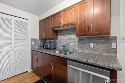 3045 20th Avenue W #209, Seattle, WA 98199 - Photo 15