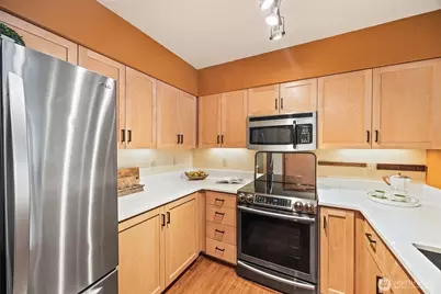827 Hiawatha Place S #515, Seattle, WA 98144 - Photo 9