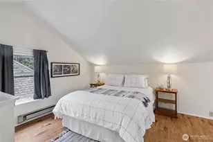 346 NE 58th St, Seattle, WA 98105 - Photo 13