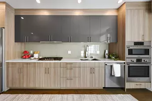 6419 Phinney Ave N, Seattle, WA 98103 - Photo 5