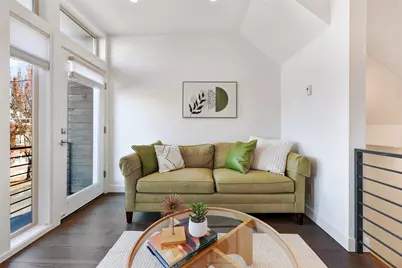 6419 Phinney Avenue N, Seattle, WA 98103 - Photo 9