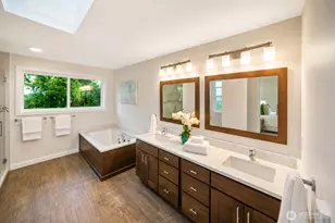 18010 NE 109th Ct, Redmond, WA 98052 - Photo 9