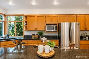18010 NE 109th Ct, Redmond, WA 98052 - Photo 3