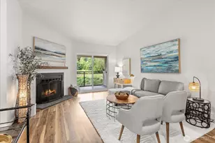 10822 E Riverside Dr, Bothell, WA 98011 - Photo 1