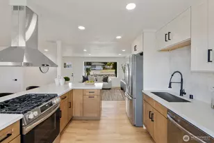 1910 22nd St, Anacortes, WA 98221 - Photo 9