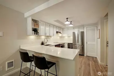 4214 W Lake Sammamish Parkway NE #202, Redmond, WA 98052 - Photo 3