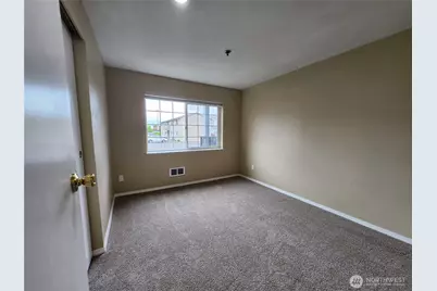 215 100th Street SW #B-204, Everett, WA 98204 - Photo 9
