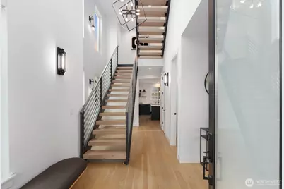 6233 Carleton Avenue S, Seattle, WA 98108 - Photo 3