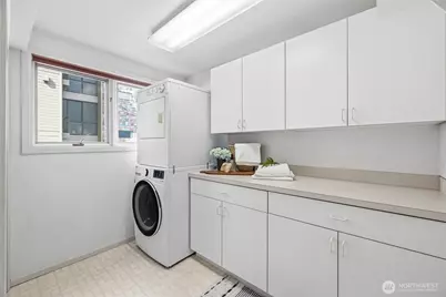 480 S State Street #204, Bellingham, WA 98225 - Photo 29
