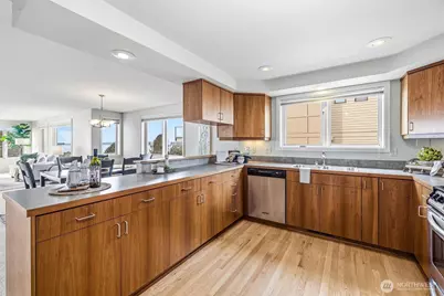 480 S State Street #204, Bellingham, WA 98225 - Photo 15