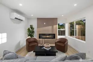 12042 5th Ave NE, Seattle, WA 98125 - Photo 3