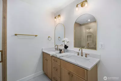 12042 5th Avenue NE, Seattle, WA 98125 - Photo 17