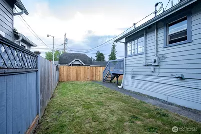 2218 Summit Avenue, Everett, WA 98201 - Photo 29