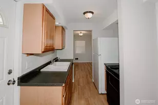 2220 Summit Ave, Everett, WA 98201 - Photo 7