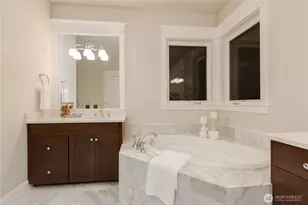 1914 108th Ave SE, Bellevue, WA 98004 - Photo 13