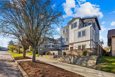 1004 N 48th Street, Seattle, WA 98103 - Photo 1