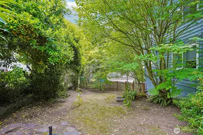 3624 Whitman Avenue N #1, Seattle, WA 98103 - Photo 19