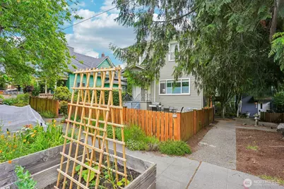 3624 Whitman Avenue N #1, Seattle, WA 98103 - Photo 3