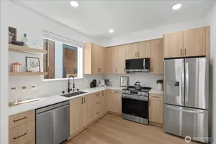 10338 Wallingford Ave N, Seattle, WA 98133 - Photo 7