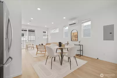 10338 Wallingford Avenue N #B, Seattle, WA 98133 - Photo 9